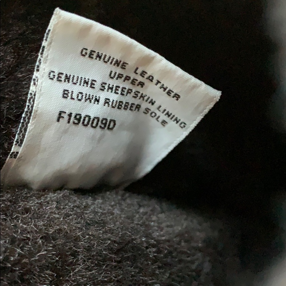 BROWN UGG BOOTS - Picture 6 of 6